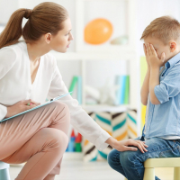 Детская психотерапия: когда она становится необходимостью, а когда &mdash; излишним вмешательством в естественное развитие ребёнка