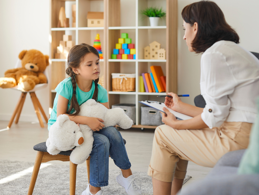 Особенности психики детей разного возраста и их влияние на выбор терапевтических методов от дошкольного возраста до подросткового кризиса