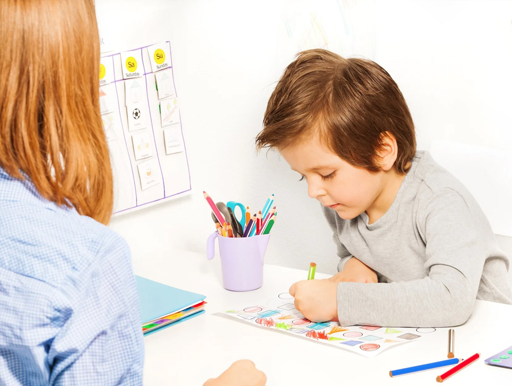 Детская нейропсихология СДВГ через призму нейронаук — от нейробиологических механизмов до персонализированных стратегий поддержки